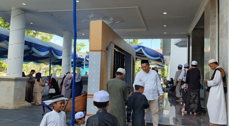 Usai Sholat Ied, Bupati HST Gelar Ramah Tamah, Pererat Habluminannas