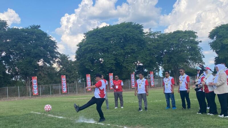 Bupati Samsul Rizal Buka Turnamen Sepak Bola Bupati HST Cup, 72 Club Berpartisipasi