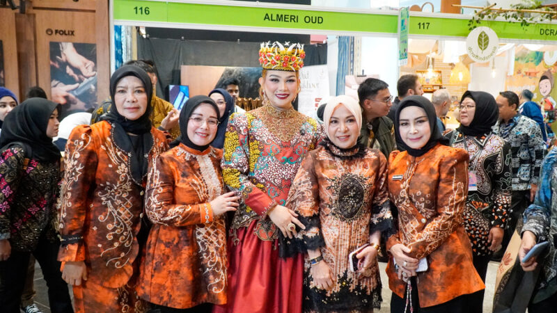 Pemko Banjarmasin Perkuat Daya Saing UMKM Lewat INACRAFT 2026