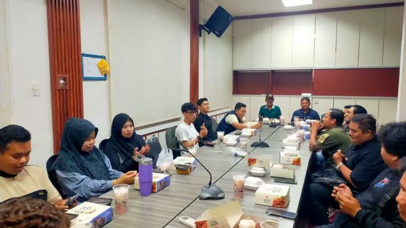 Kebersamaan Yang Indah, Wartawan dan Media HST Laksanakan Buka Bersama