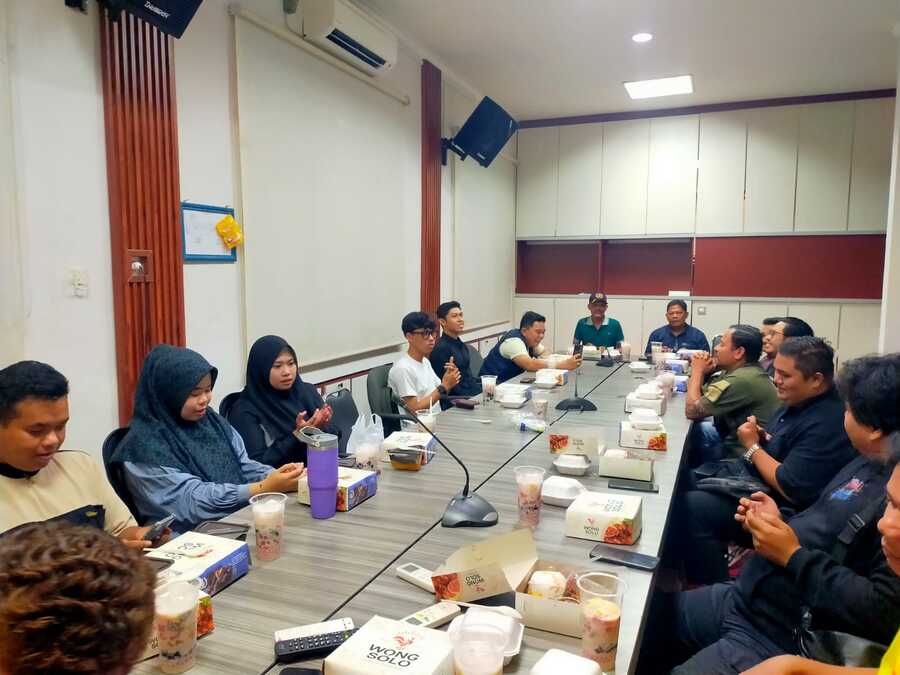 Kebersamaan Yang Indah, Wartawan dan Media HST Laksanakan Buka Bersama