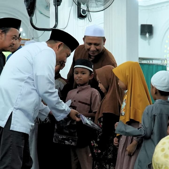 Pemkab HST Pererat Silaturahmi dan Salurkan Santunan Sosial Di Masjid Al Muttaqin Bangkal