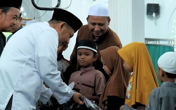 Pemkab HST Pererat Silaturahmi dan Salurkan Santunan Sosial Di Masjid Al Muttaqin Bangkal