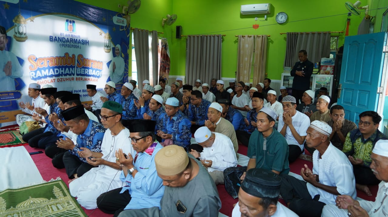 Serambi Surau PAM Bandarmasih Sasar Sungai Lulut, 50 Paket Sembako dan Bantuan Operasional Diserahkan
