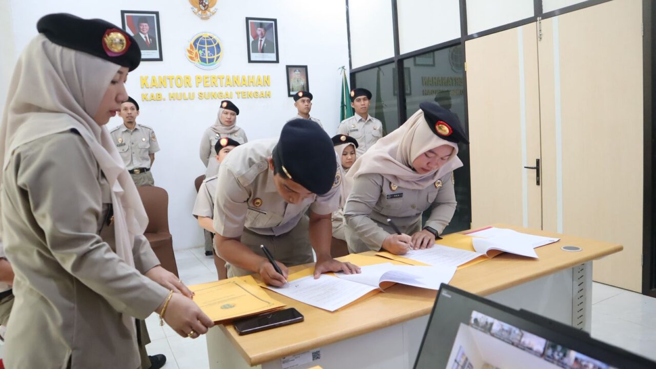 Kantor Pertanahan Kabupaten Hulu Sungai Tengah melaksanakan kegiatan Penandatanganan Adendum Perjanjian Kerja bagi Pegawai Pemerintah dengan Perjanjian Kerja (PPPK)