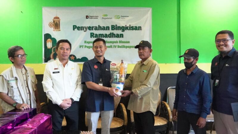 PT Pegadaian Serahkan Bingkisan Ramadan, Apresiasi Peran Bank Sampah Induk Banjarmasin Melalui Ekosistem Berbasis Tabungan Emas