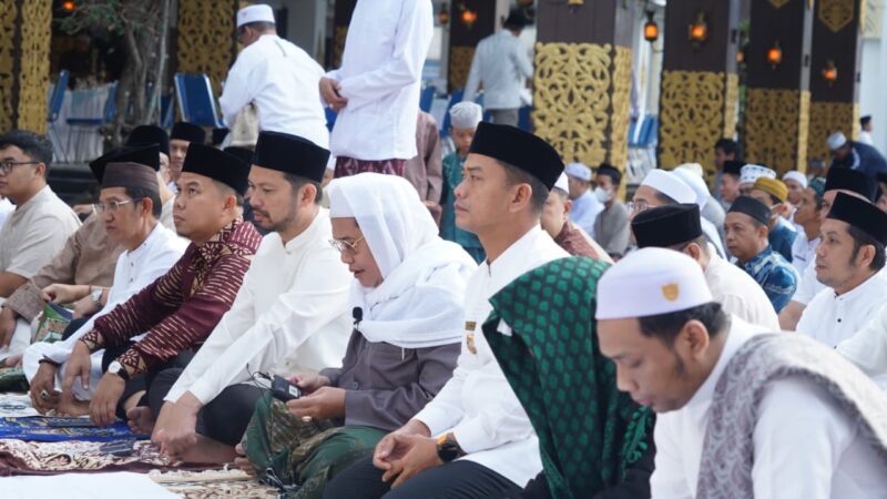Masyarakat Tumpah Ruah dalam Kehangatan Lebaran di Balai Kota, Hadiah Umroh dan Ziarah Wali Jadi Primadona