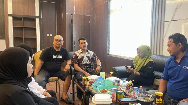 Pererat Sinergi, Anggota DPRD Balangan Wahyudi Azhari Jalin Keakraban Dengan Media