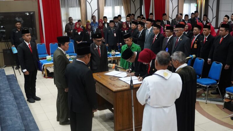 Lantik Puluhan ASN, Yamin: Tinggalkan Pola Lama, Birokrasi Harus Melayani