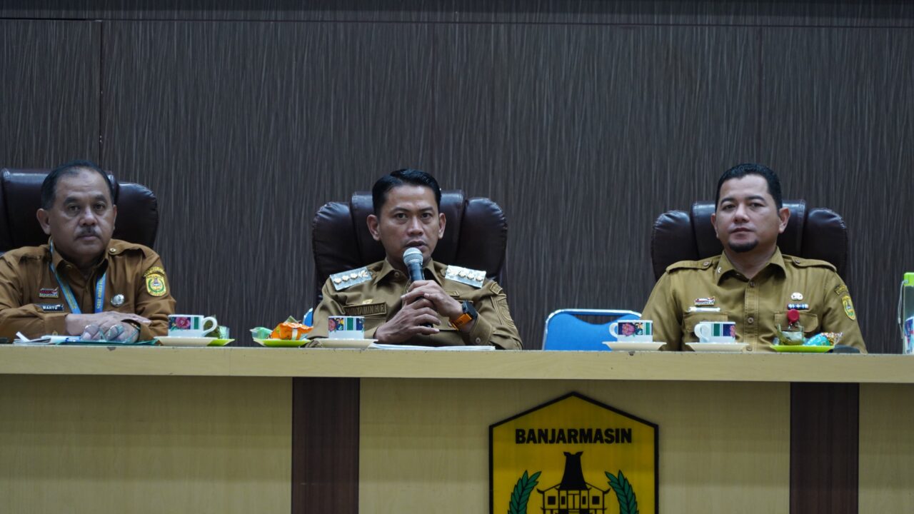 Gejolak Harga Plastik, Wali Kota Banjarmasin Sarankan Warga Mulai Beralih Bawa Bakul