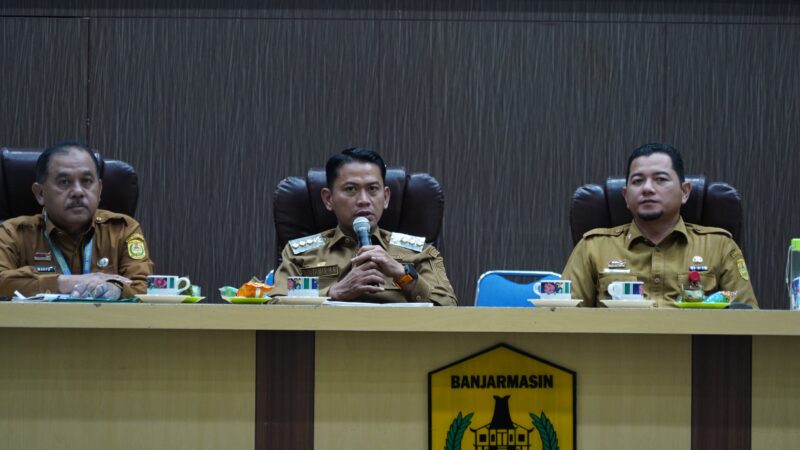 Gejolak Harga Plastik, Wali Kota Banjarmasin Sarankan Warga Mulai Beralih Bawa Bakul