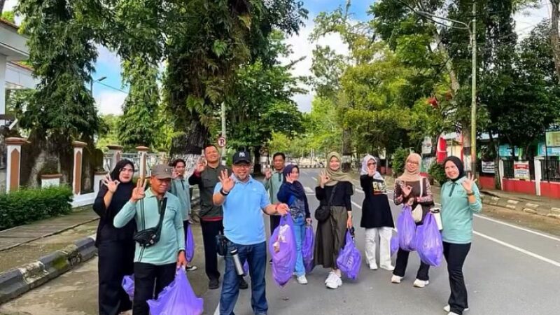 DLH HST Angkut 18 Kilogram Sampah dari Kawasan Dwi Warna, Warga Diajak Mulai Pilah Sampah dari Rumah