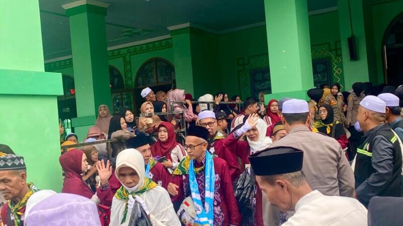 Doa dan Harapan Warnai Pelepasan 330 Calon Jemaah Haji HST Tahun 2026, Dua Jemaah Batal Berangkat