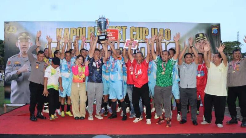 PJM Polres HST Berhasil Angkat Tropi Juara, Taklukkan Lawan Dengan Skor 4-0