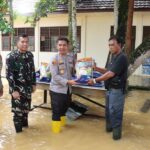 Polri- TNI HST Turun Langsung Tinjau Banjir di HST, Berikan Bantuan Untuk Warga Terdampak Banjir