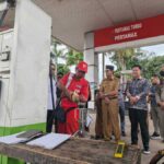 Sambangi SPBU Paringin, Wakil Ketua DPRD Balangan Pastikan Takaran BBM Sesuai Standar