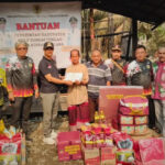 Ringankan Beban Warga Terdampak, Pemkab HST Salurkan Bantuan Korban Kebakaran di Mahang Matang Landung