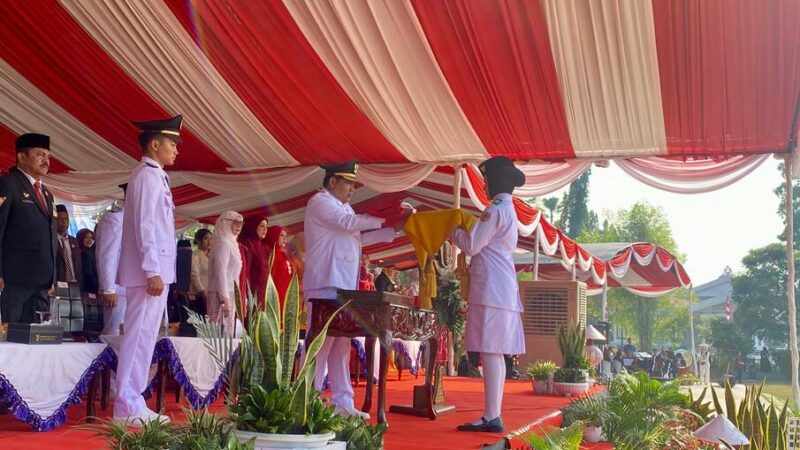 Pimpin Upacara HUT ke-81 RI, Bupati HST Ajak Warga Resapi Makna Perjuangan