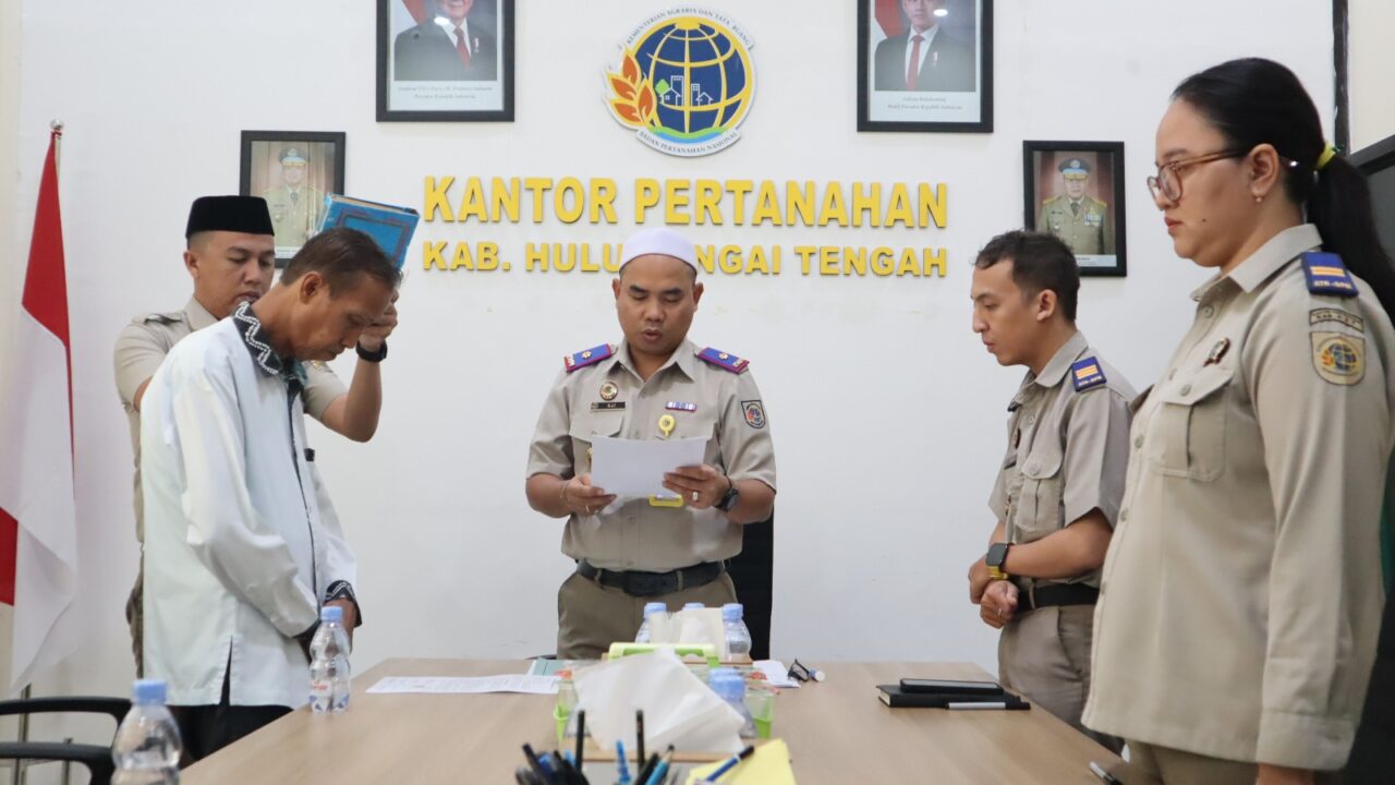 Kantah HST Laksanakan Pengambilan Sumpah Pemohon Sertipikat Pengganti Karena Hilang