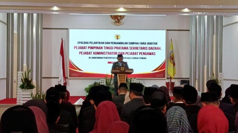 Perkuat Mesin Pemerintahan, Bupati HST Lantik 64 Pejabat Berikut!