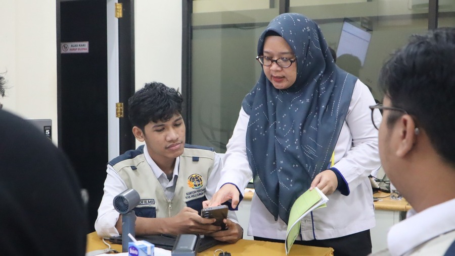 Tingkatkan Kompetensi Generasi Muda, Kantor Pertanahan HST Evaluasi Peserta MagangHub di Bidang Survei dan Pemetaan